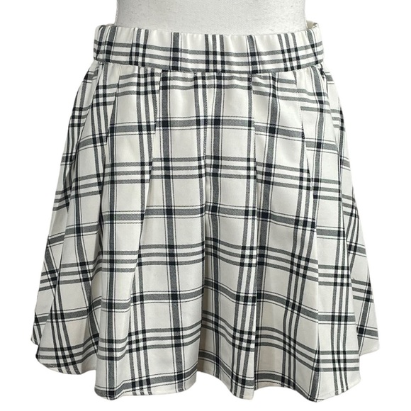 Garage White & Black Wide Plaid Pleated Tennis Prep Skirt Blokette Academia - Picture 5 of 8